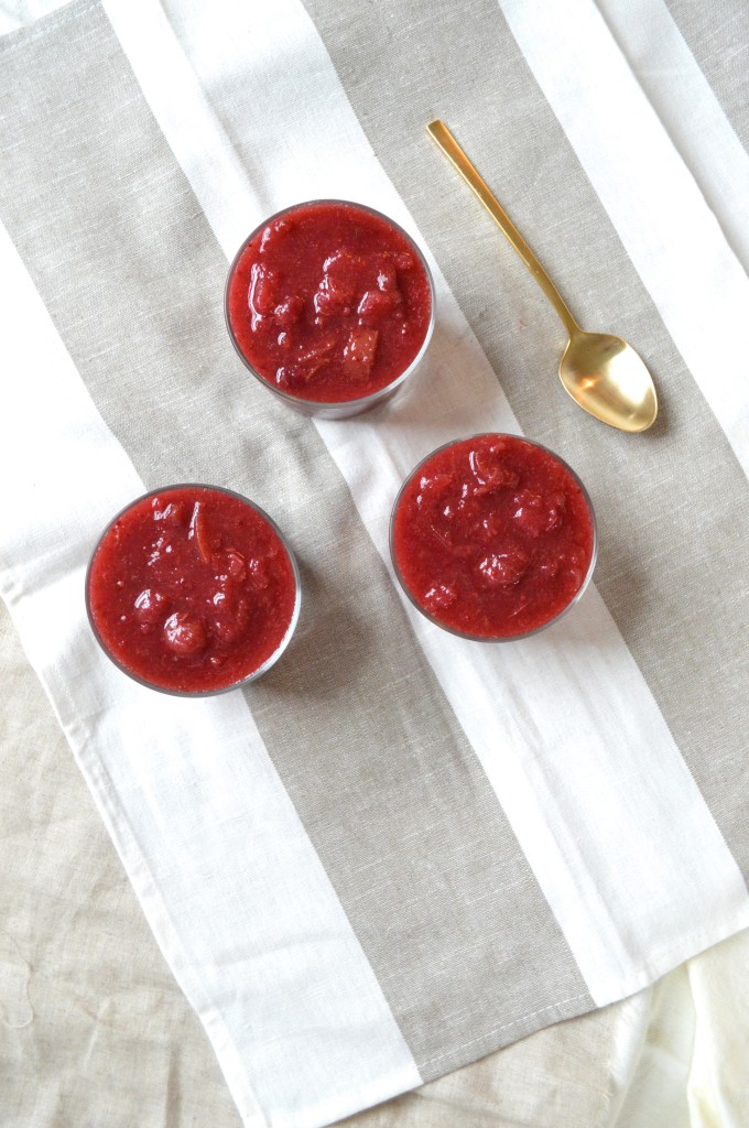 The Best Cranberry Sauce. Sugar free too! via @simplyrealhealth