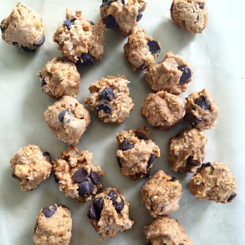 Pumpkin Coconut Chocolate Chip Bites - grain free, gluten free, refined sugar and dairy free! via @simplyrealhealth