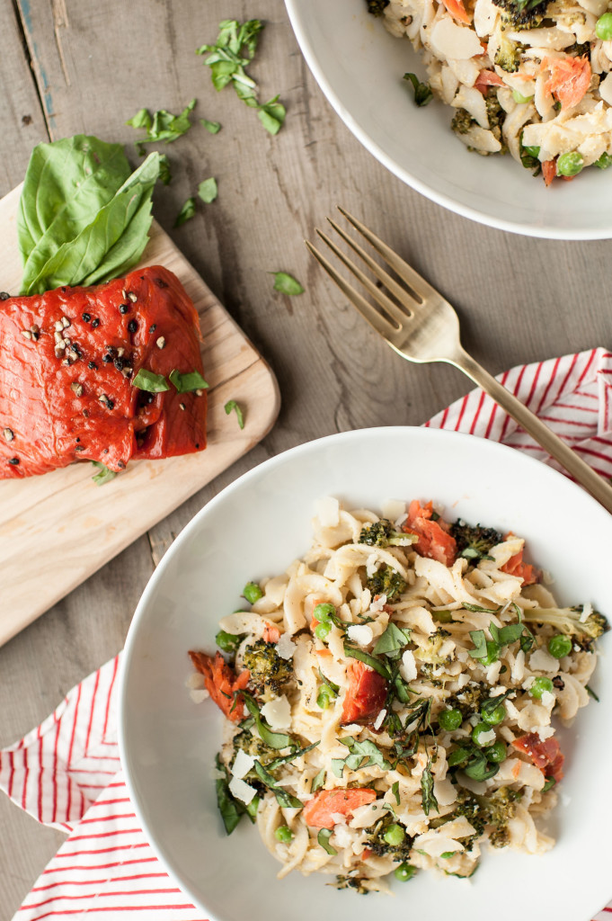 Smoked Salmon + Broccoli Healthy Fettucine Alfredo // gluten and dairy free! via simplyrealhealth.com / photo by Carina Skrobecki for Pacific Seafood /