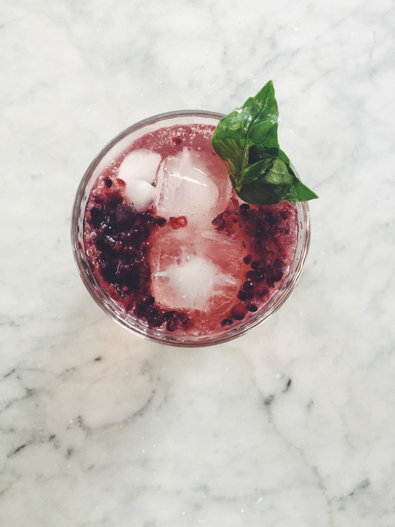 How to make your own blackberry shrub (for the best + healthiest summer cocktails + mocktails) via simplyrealhealth.com!