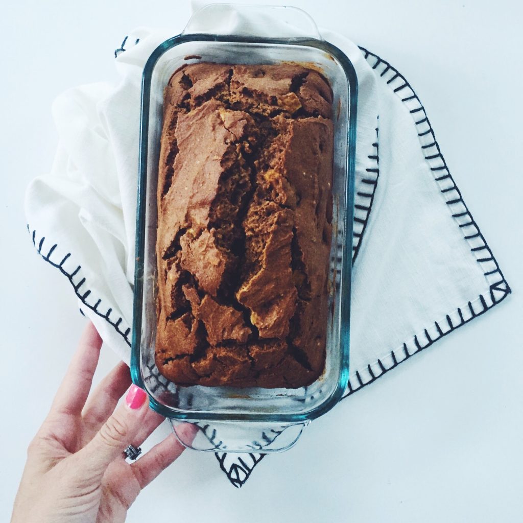 Gluten Free Pumpkin Apple Bread via @simplyrea