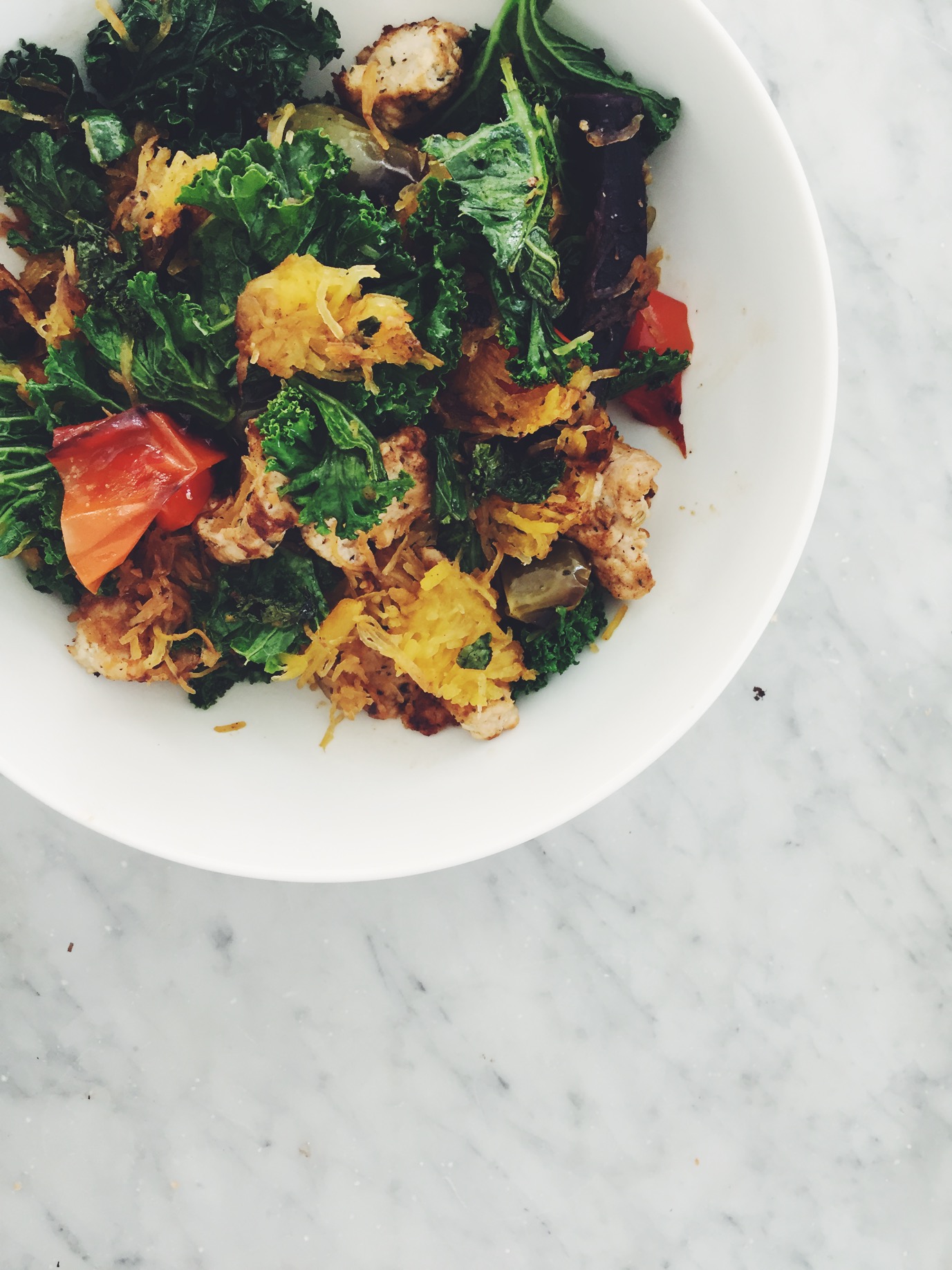 An Actually Healthy Breakfast Bowl (for anytime of day) via @simplyrealhealth